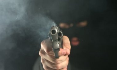 34 പേരെ മുൻ പൊലീസ് ഉദ്യോഗസ്ഥൻ വെടിവെച്ചുകൊന്നു