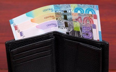 ശമ്പളം വൈകുന്നതിനെതിരെ കുവൈറ്റ് മുന്നറിയിപ്പ്